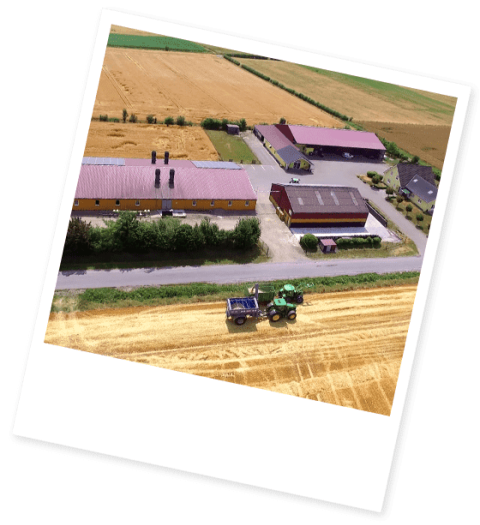 Unser Hof in der Vogelperspektive